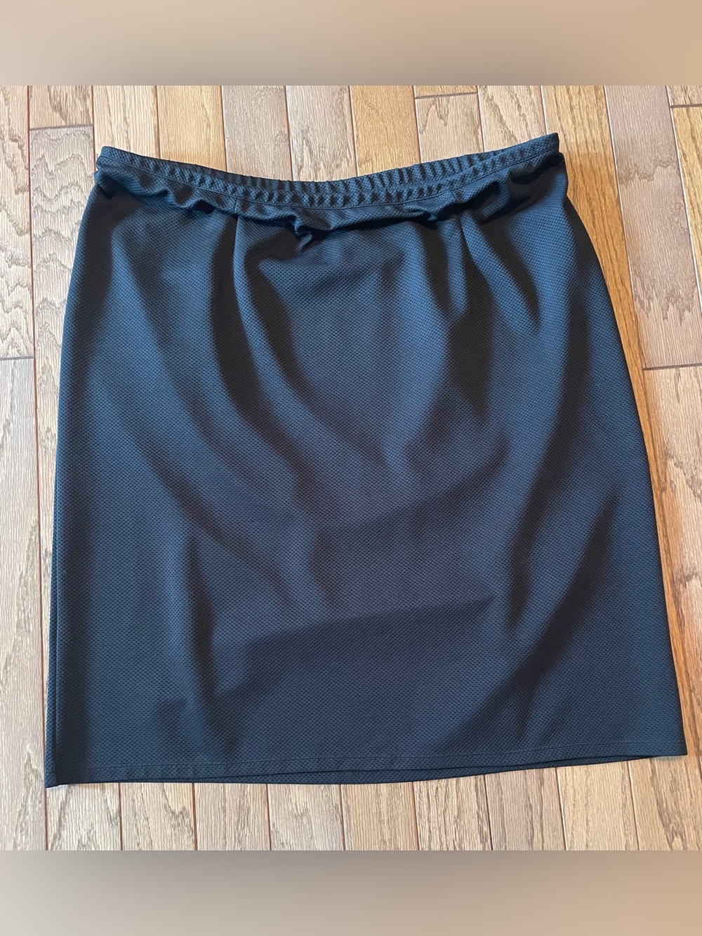 Cato Woman Classic Black Elastic Waist Pencil Skirt - Size 22/24W (Like New)
